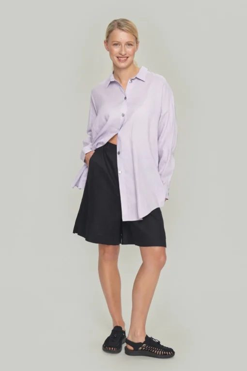 Airy linen shorts