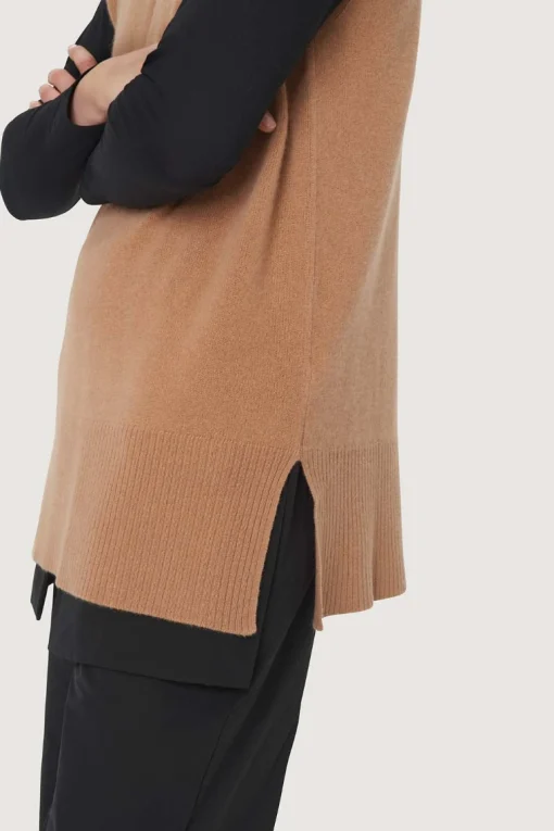 Cloud cashmere vest