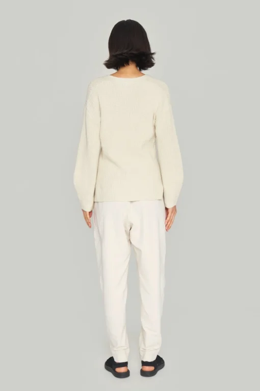 Kareshi bluse med v-hals