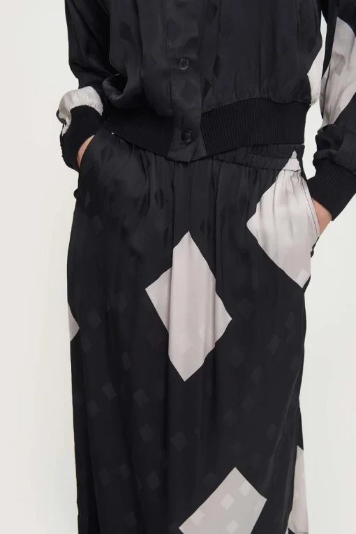 Yukoku nederdel
